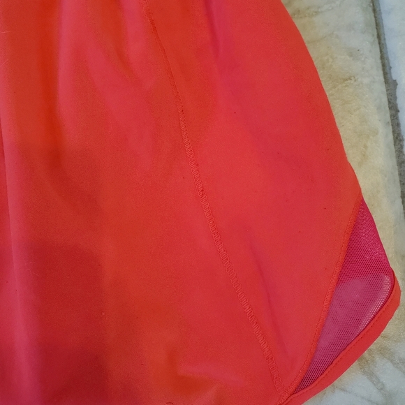 Lululemon Athletica Pink LR Hotty Hot 4in Shorts - Picture 5 of 6